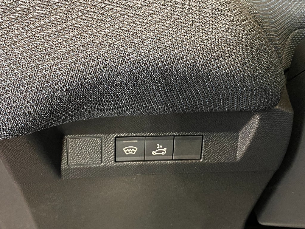 327fad53-7b26-487a-ab56-000000f0d9e7rulelegacy-largestformat