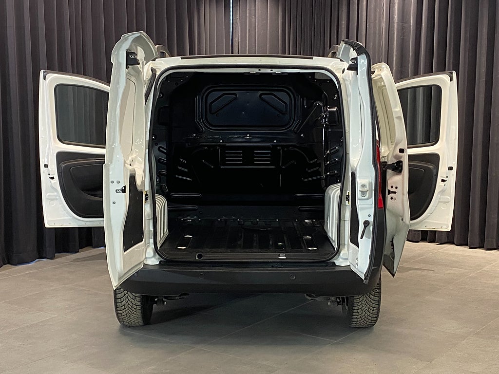 Car Image car-129924-0db102e256538f3f1fb607ec85f9a301