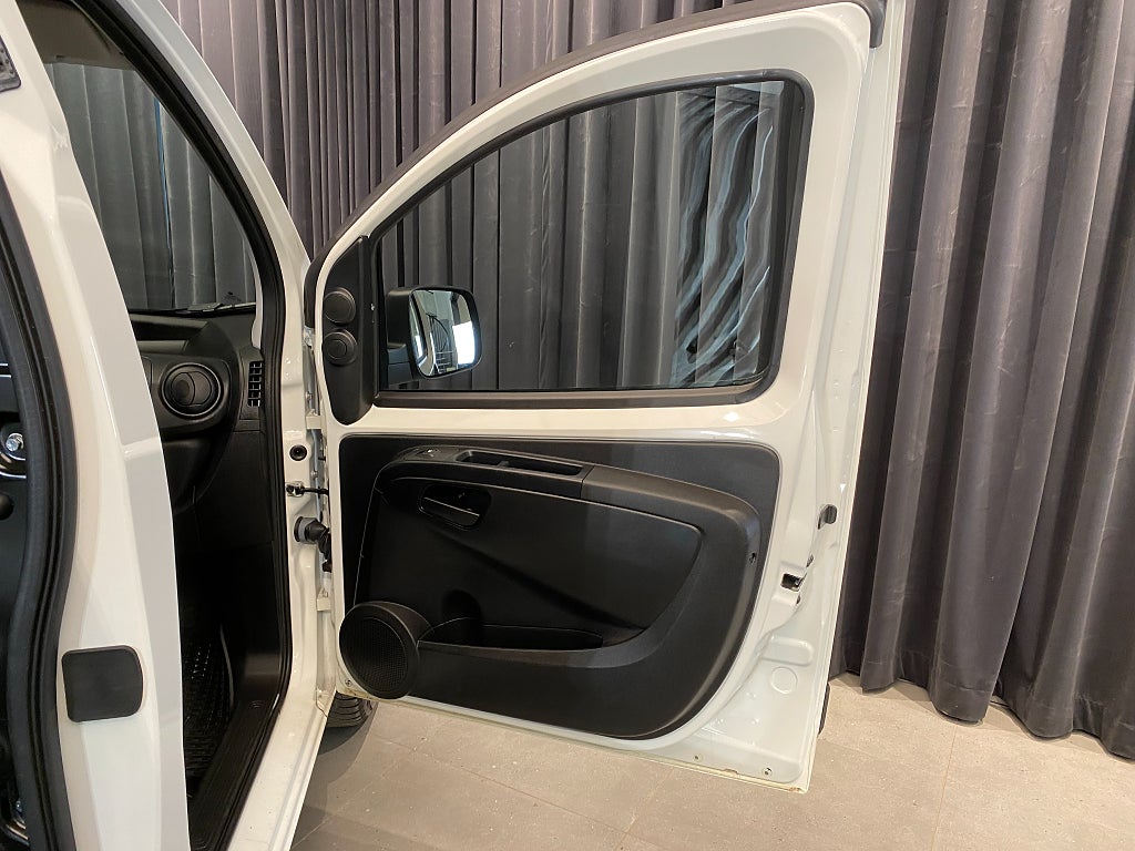 Car Image car-129924-2eeb30a6d86d0118dfd4fb2b1240970a