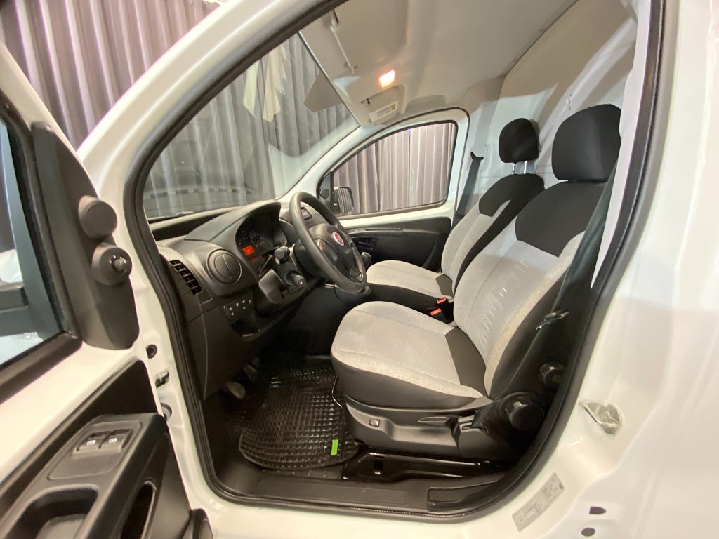 Car Image car-129924-9303389e5dcef75e320644fc66ed28d8