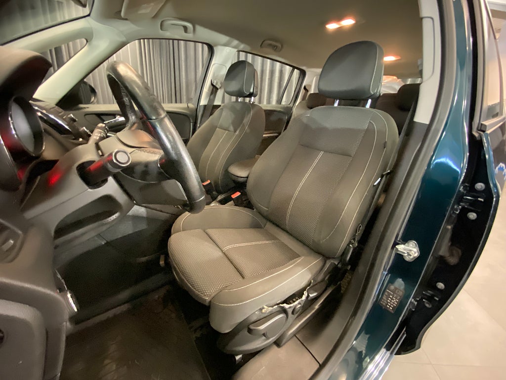 Car Image car-130727-70b10d373e2b02294079387061774431