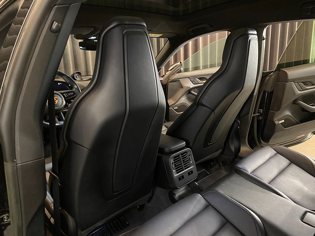 Car Image car-130854-67fea174b7c78cfd857f2db47a4d16ed