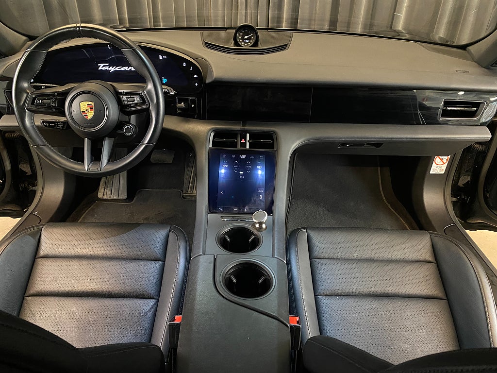 Car Image car-130854-8f457792155749e89620770816af99d6