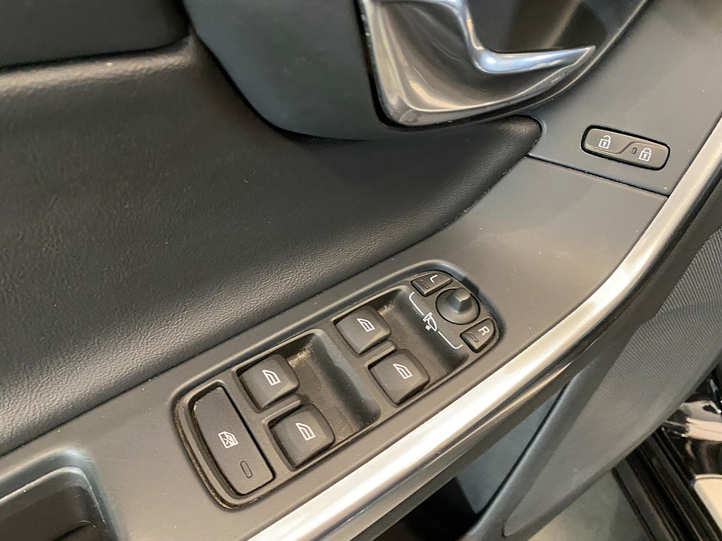 Car Image car-131351-c89cae31540124942c6724a0f80cf411