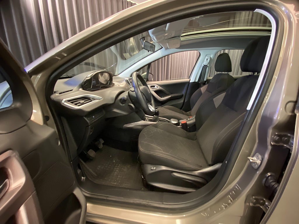 Car Image car-132884-7bacd115118aa33e65aaecdd03040118