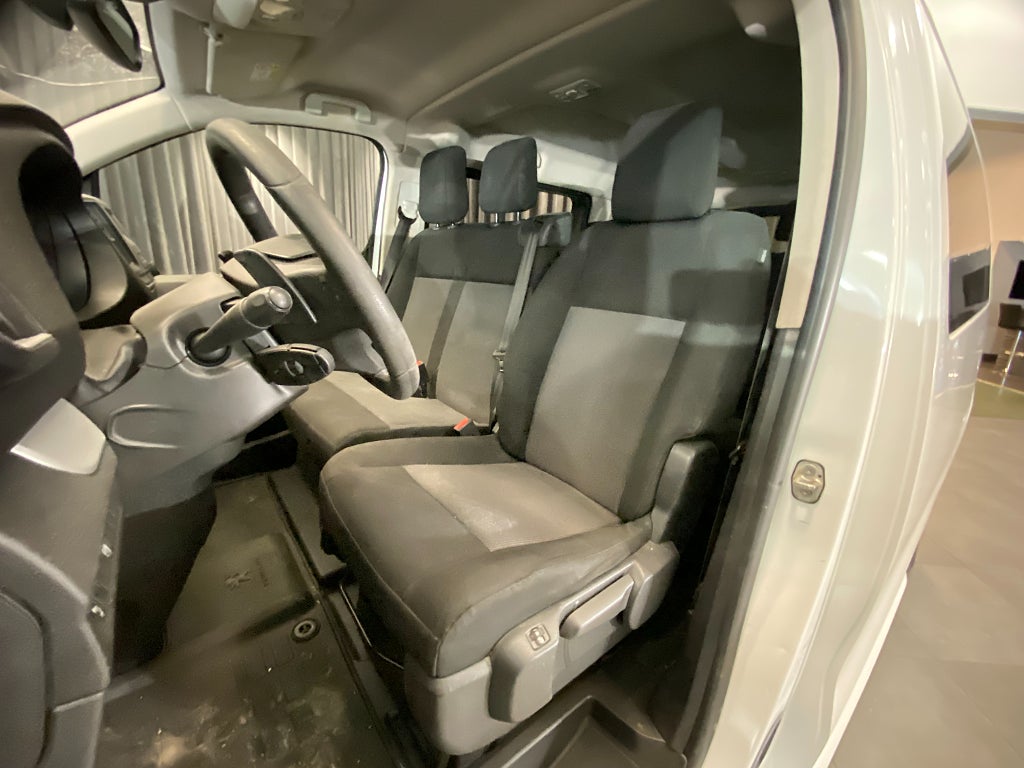 Car Image car-133726-55a9cda56f6ae5edaec4b360ea810261