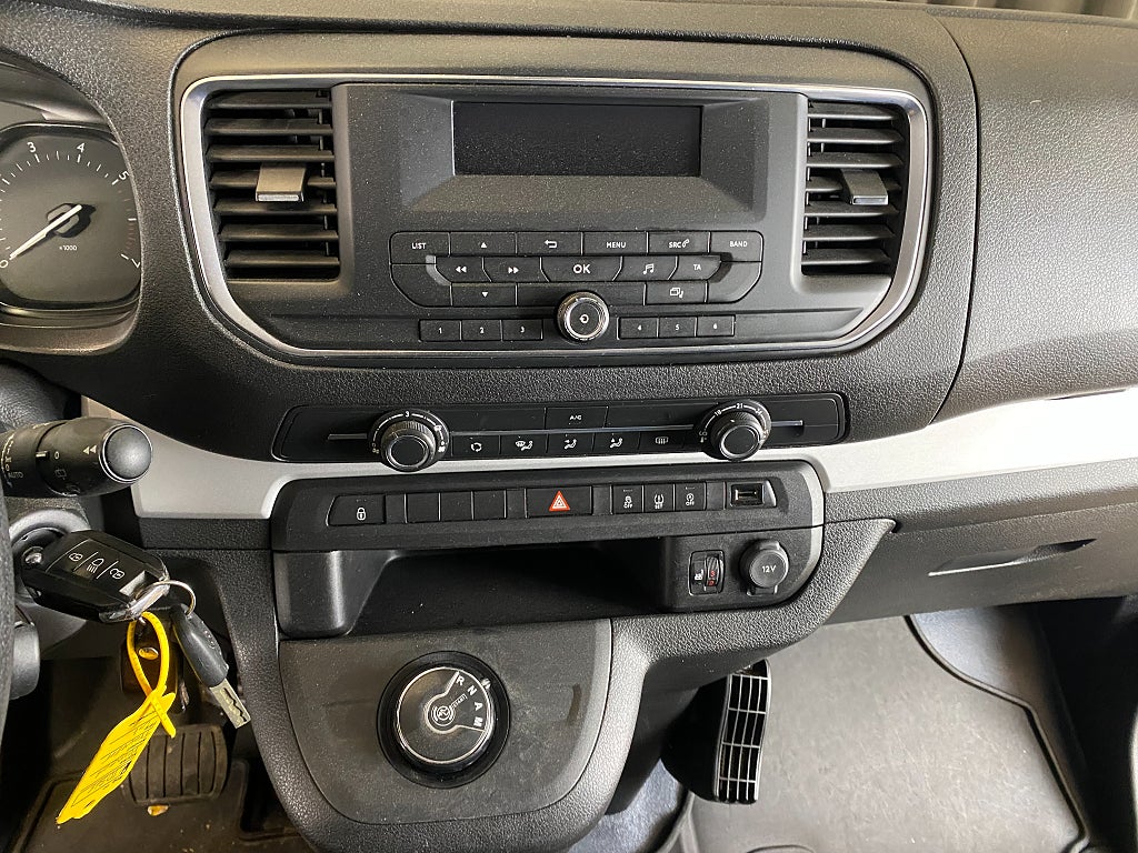 Car Image car-133726-b2667674f76ece940f2e8a8b17c4b18c