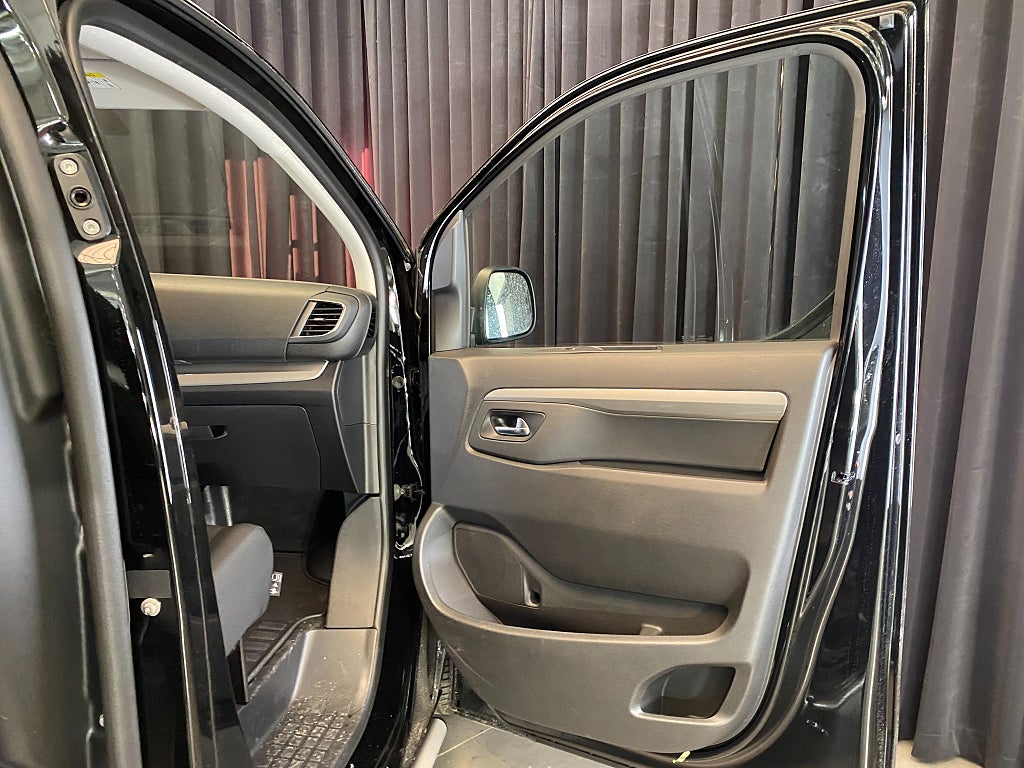 Car Image car-135924-b5243cf02e186a6845c168d01e0f4920