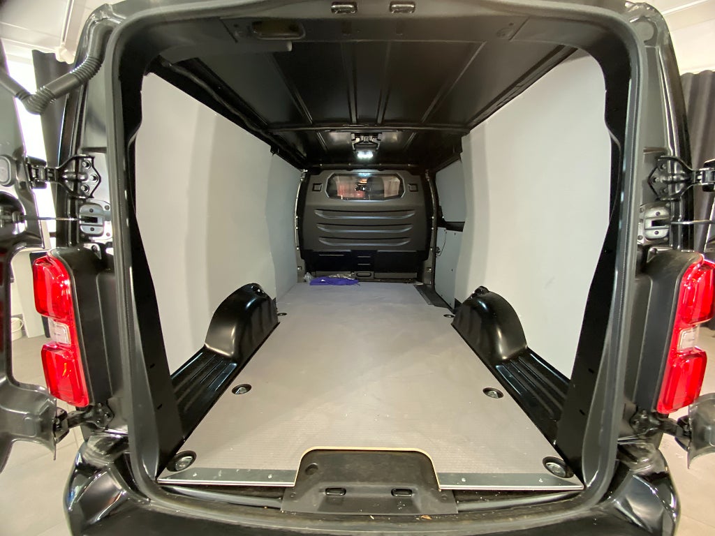 Car Image car-135924-d0ad8fc29231716dd8b993c9d7dc33d3