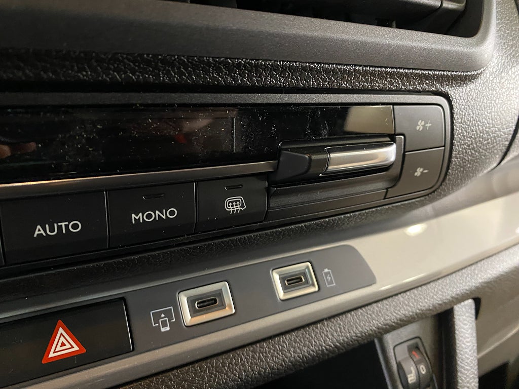 Car Image car-135924-e086851af33545a2b42cd477e036ff53