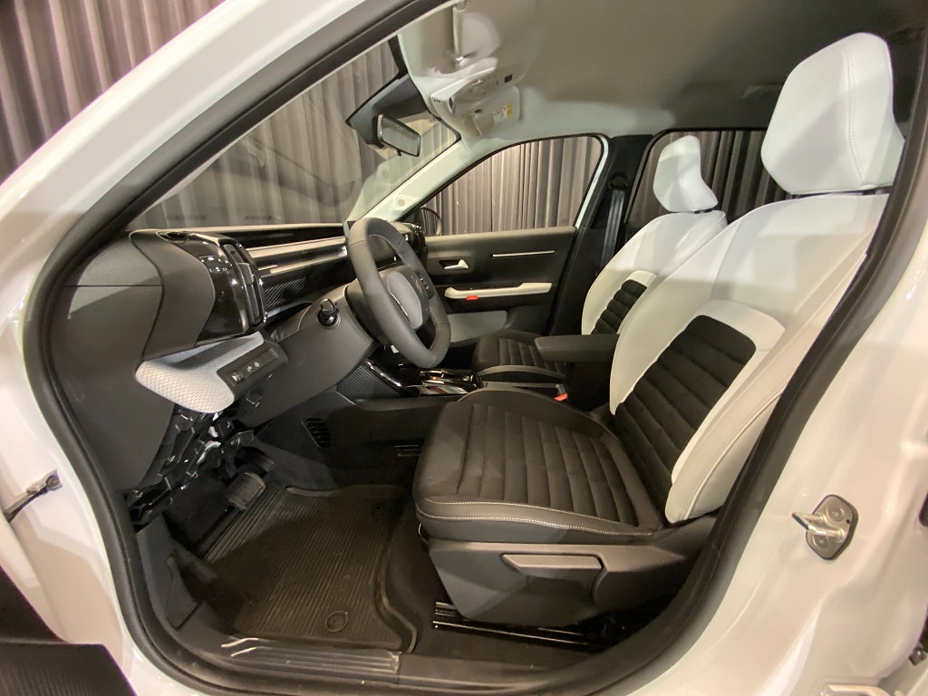 Car Image car-136144-497c02f670ef7cbf44b1d36afffdee4f