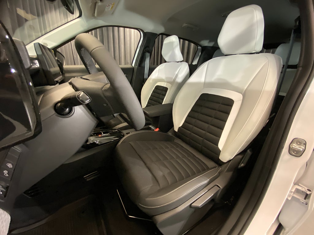 Car Image car-136144-ddff7abf79d856cca1e58f0ca82e346c
