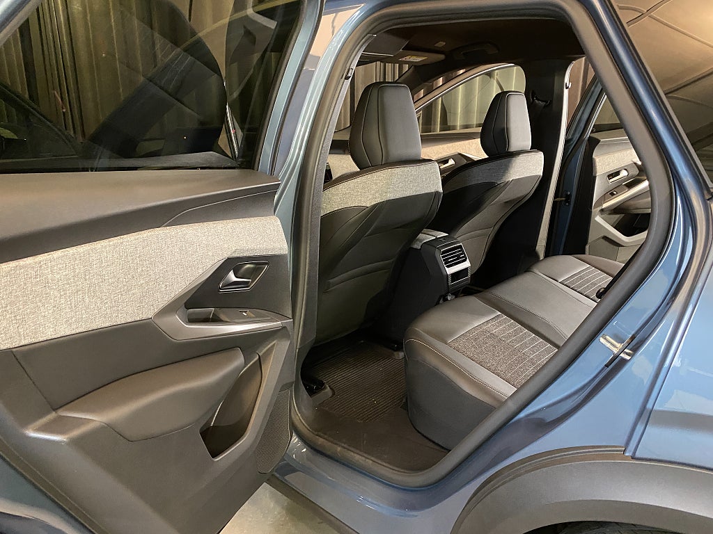 Car Image car-137132-473385b21010deaba01dc5336cedee15