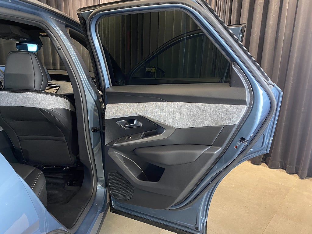 Car Image car-137132-4ffdc59f643ddf76bff7db09ff1d6f03