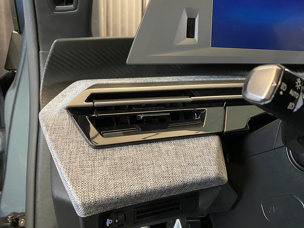 Car Image car-137132-a548b9fad7c165361edfecd8b7eddedf