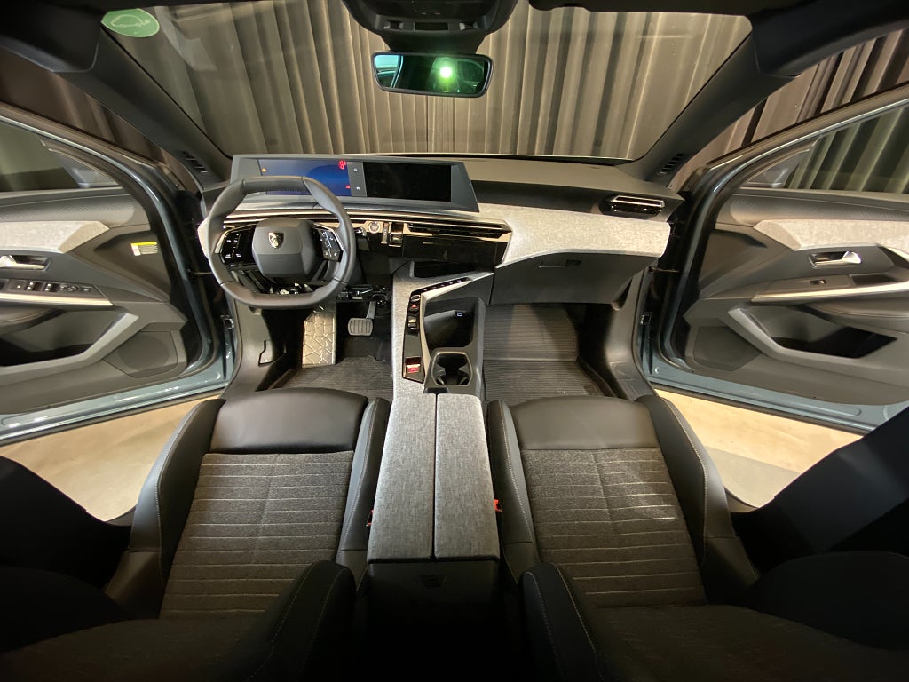 Car Image car-137132-f3f02882ca2905890090eb42535f1b45