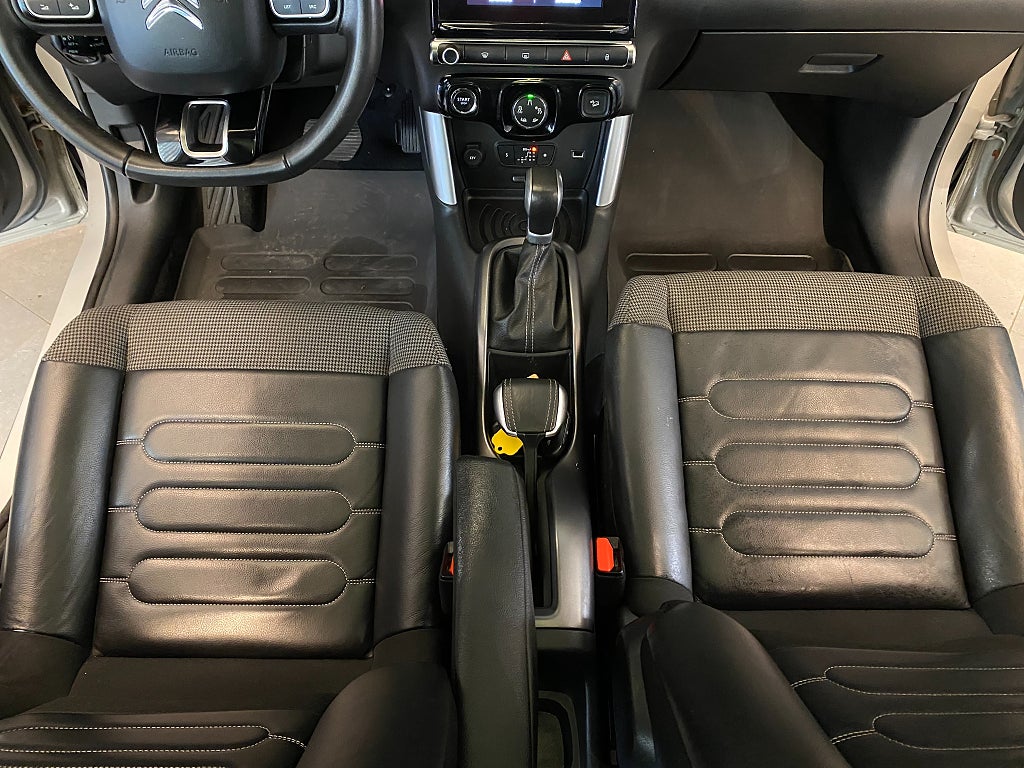 Car Image car-152712-de2e121d6dedb966241688f05ab52389