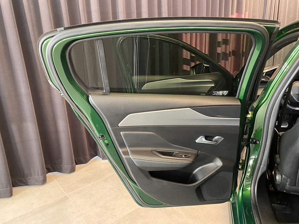 Car Image car-155565-b26536f7984628be59e1728e38dd410f