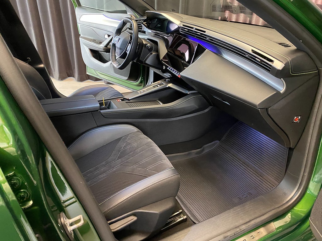 Car Image car-155567-c37d4f0602584d43bb364623f6a9310b