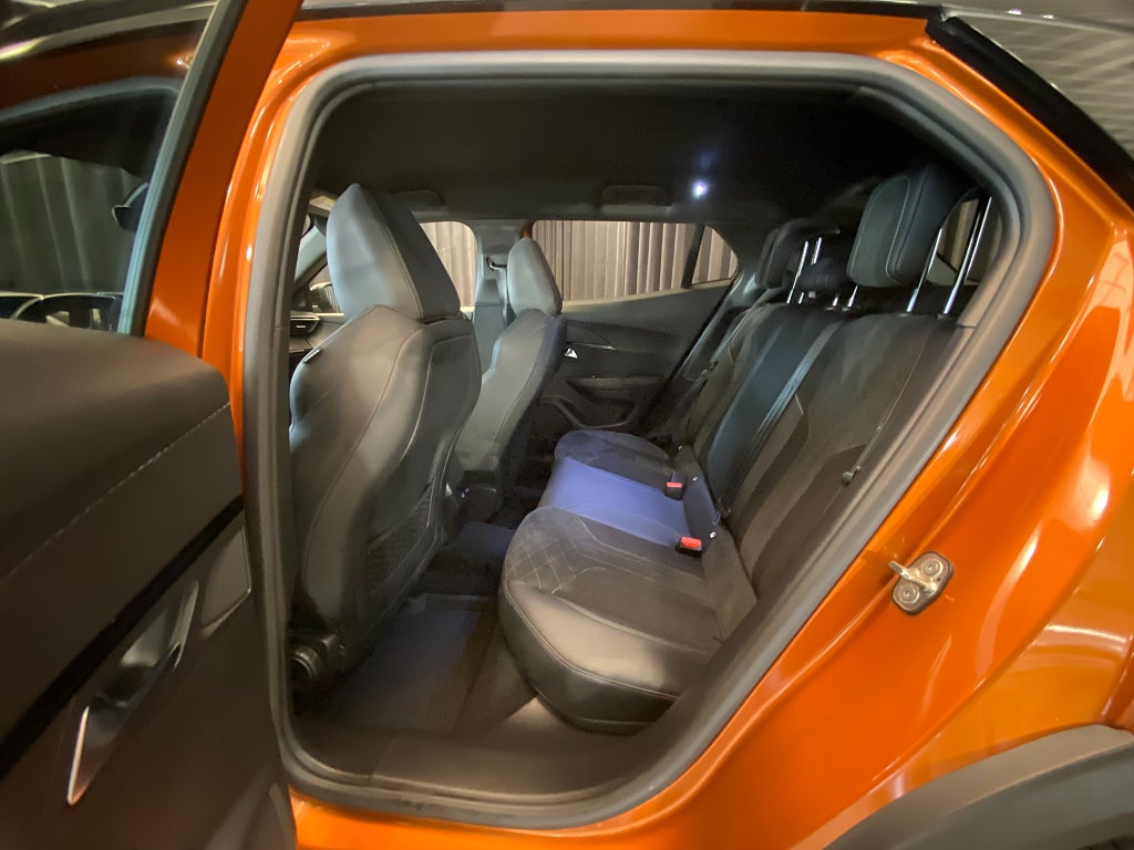 Car Image car-156379-edd6011409984b9db85b5572899916ab