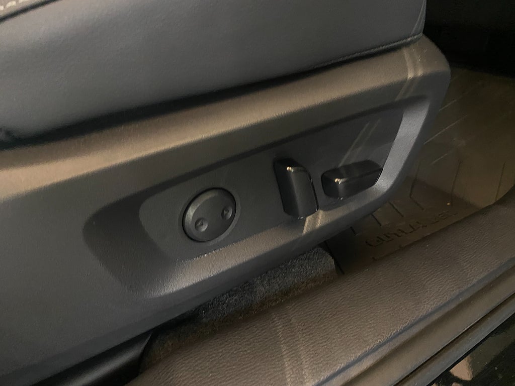 Car Image car-156745-70eb1ee6b67682b543b04639f342b108