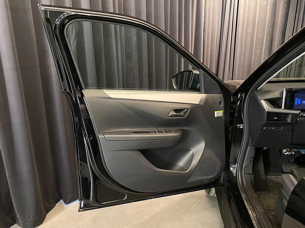 Car Image car-156838-779364522bffaac5508f72e02c526418