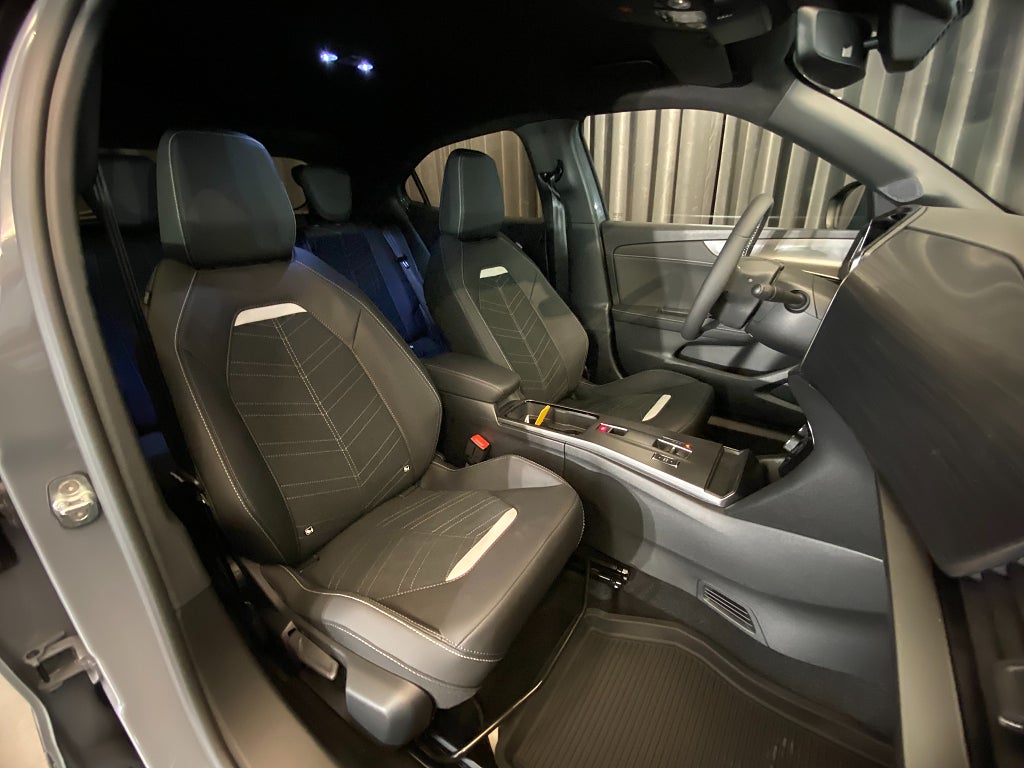 Car Image car-156840-03fc4982f93807cbb2df4ace3ad3e54a