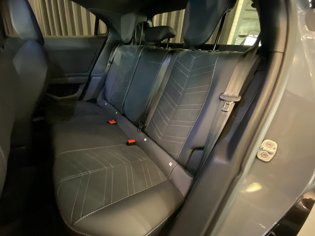 Car Image car-156840-cdfc9412c10a846f7f160584e79e5036