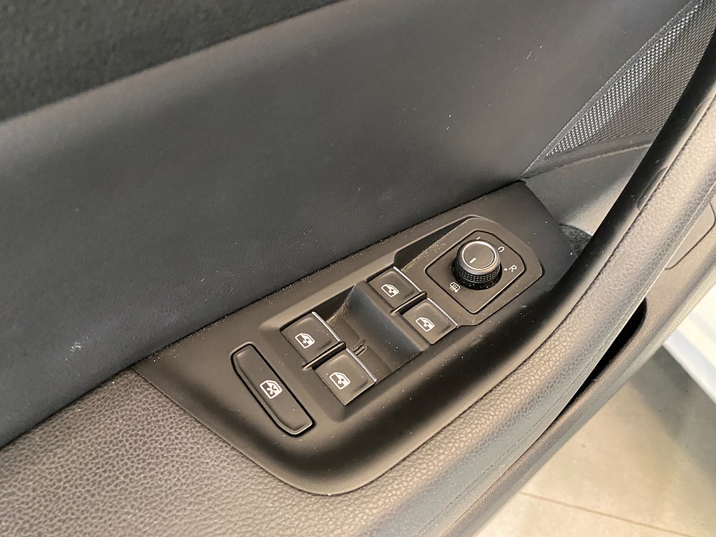 Car Image car-157222-c093f0f3e0a26f74a1dfdd9961b49aea