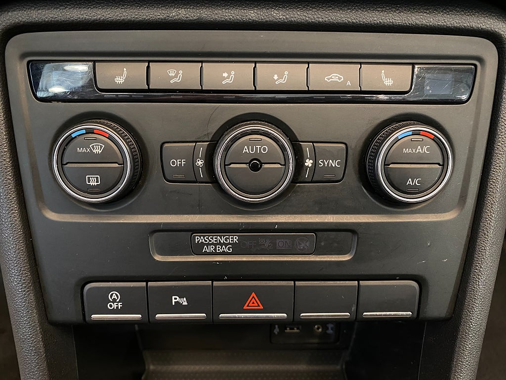Car Image car-157232-43eb4b6977ad118101deb03989429d49