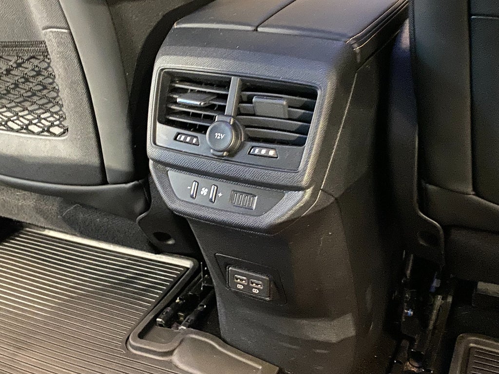 Car Image car-158493-534463ae136c3c52a5ce1ba048f491b4