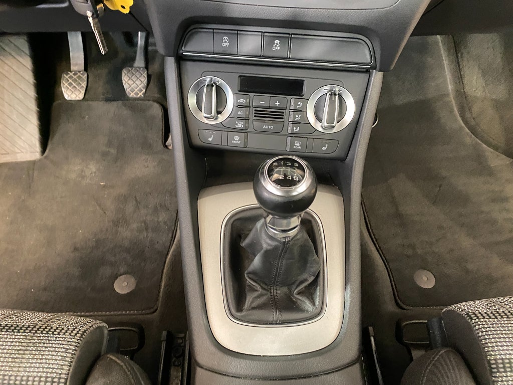 Car Image car-158564-a965cb2e8e2ff37c4016bb97cda5d142