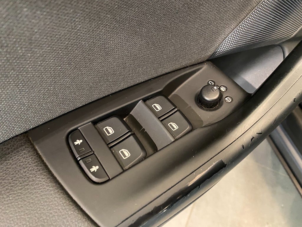 Car Image car-158564-ca37ccdf35abaf1d3fa6bb23c0c7fe12