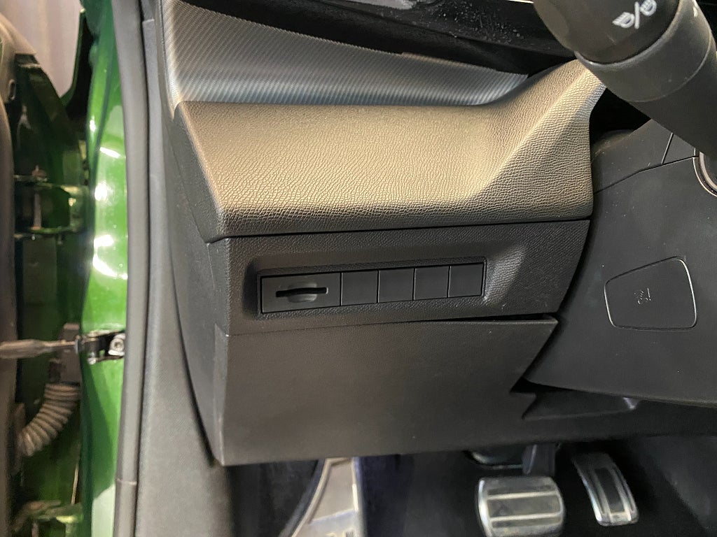 Car Image car-158911-263b437308a3e186145610611bd5e85c