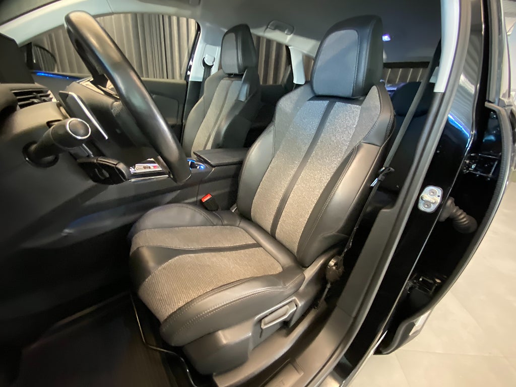 Car Image car-158913-957b6e7684543eb661e914c05d84443e