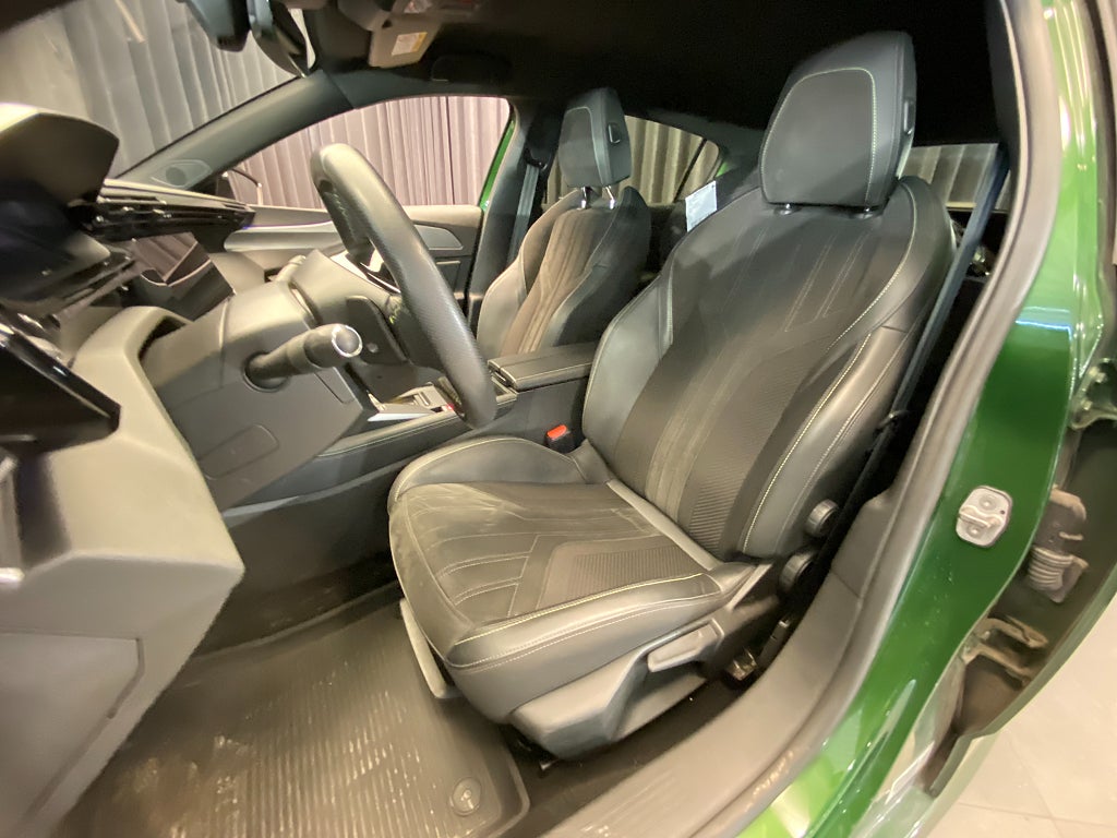Car Image car-159063-26c02d06b6d60f7ccfcf664d01252650
