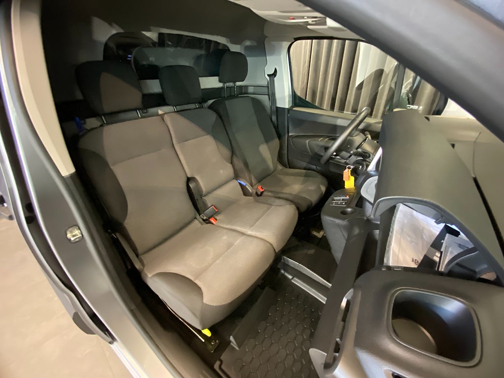 Car Image car-160251-dfff96e94b5843243f072eabd42730fe