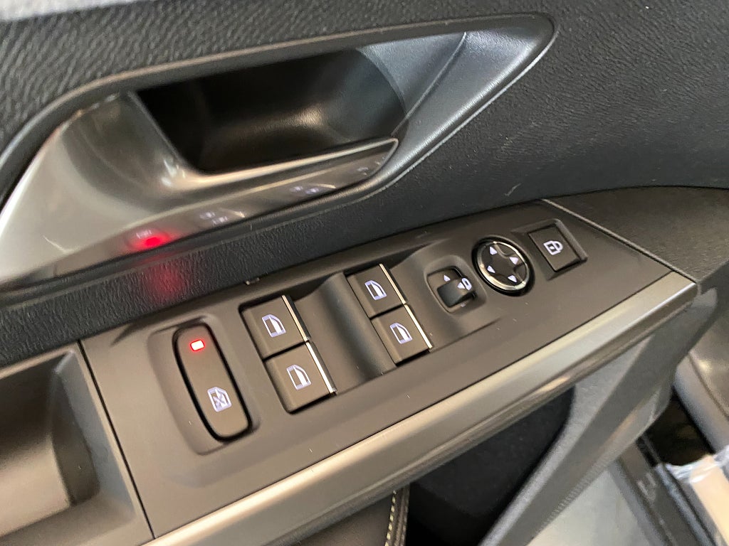 Car Image car-160317-1203a482943744597a18c8c444e35b95