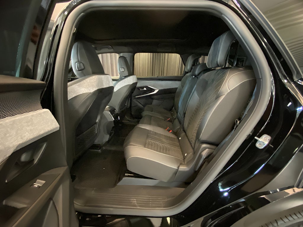 Car Image car-160317-2f58c4f402e4fbc42ad4d9025bce7318