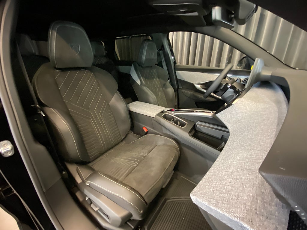 Car Image car-160317-ba55fe9fa511893b1aad986e74e9fb5a