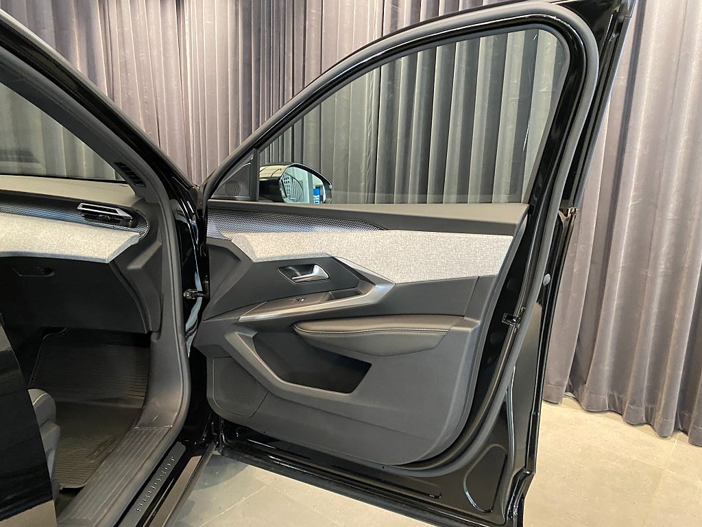 Car Image car-160317-e925953380579479ff431bc58347ebd8