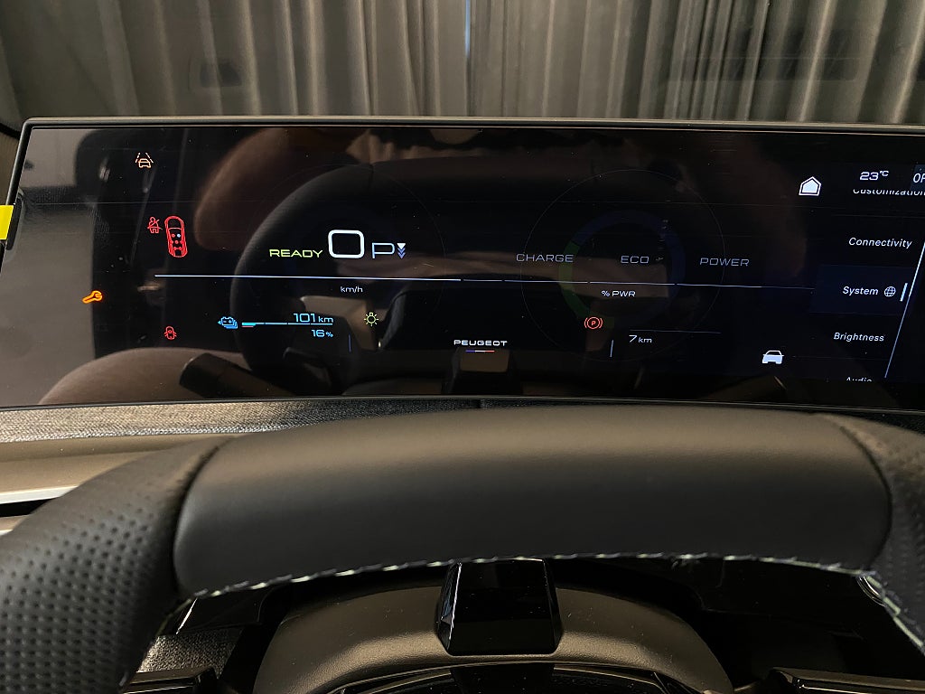 Car Image car-160317-f6925394010a884e4273654cf6d14f65