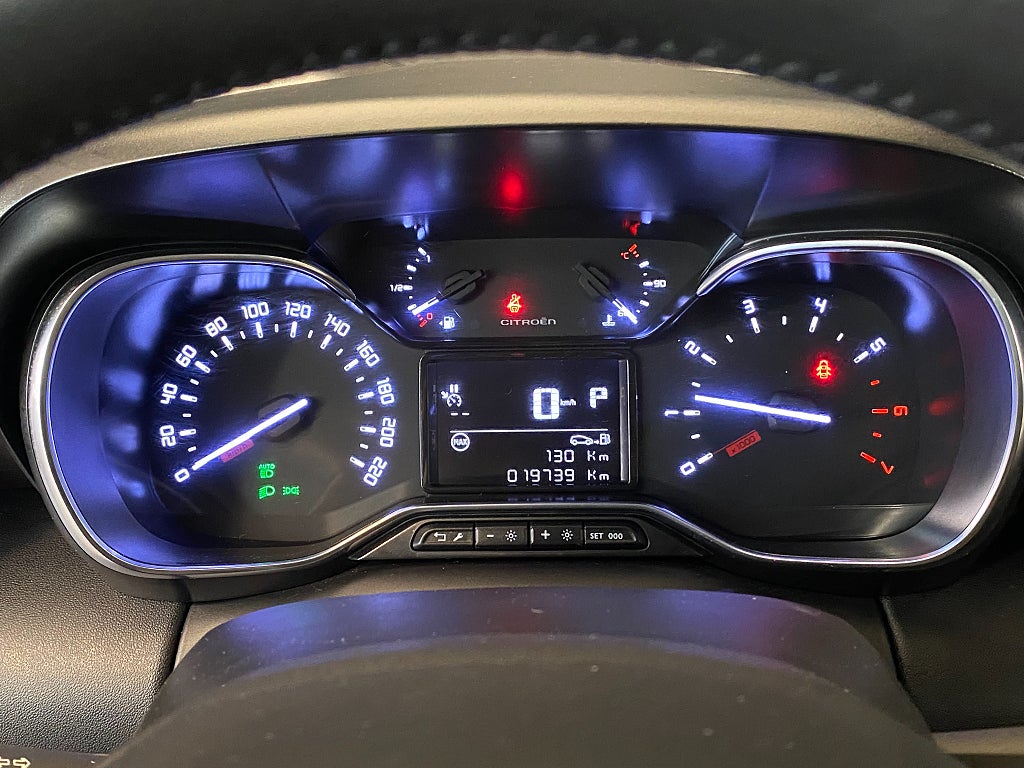 Car Image car-160320-22c0a5aeac66786f90033359383753ab