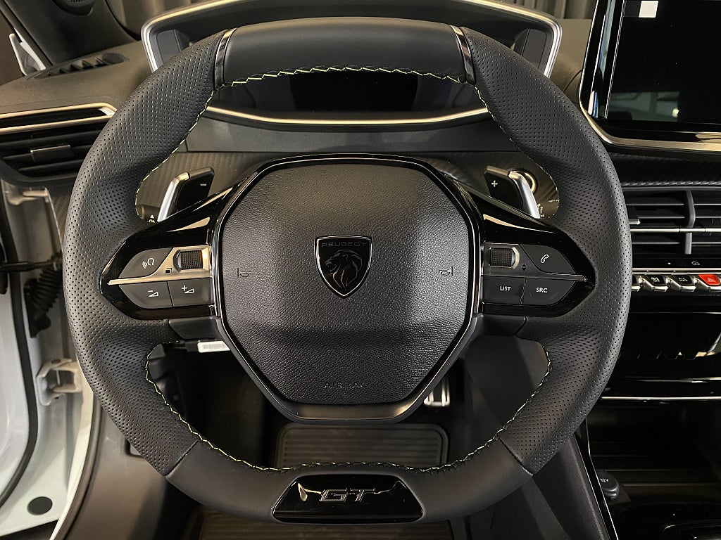 Car Image car-160326-382e37384b68762bc713972a26571688