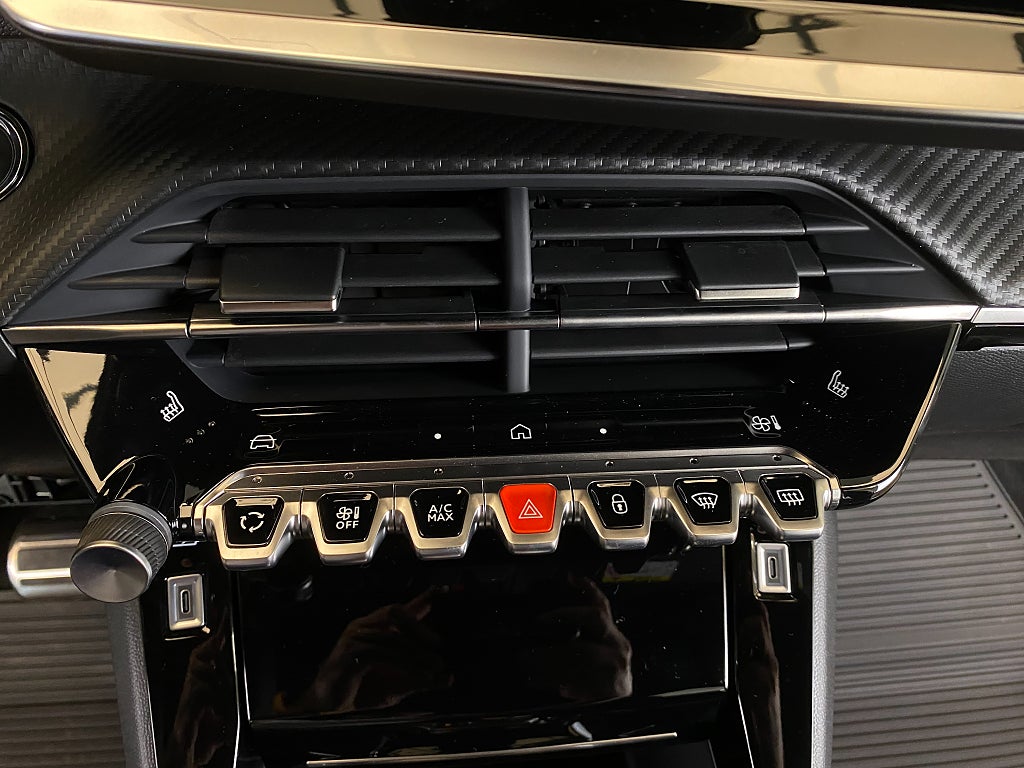 Car Image car-160326-b22b7170a56063b56125fe9e910a018f