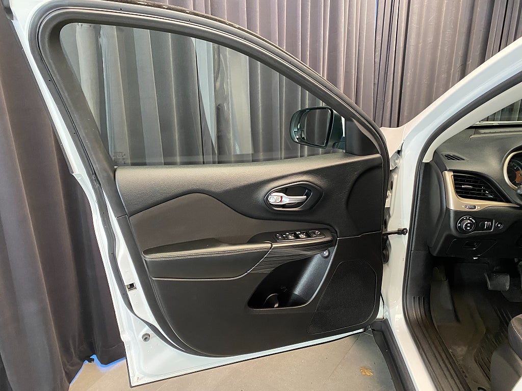 Car Image car-161489-019bd0ef11080d0b3632e45cd8a471bd