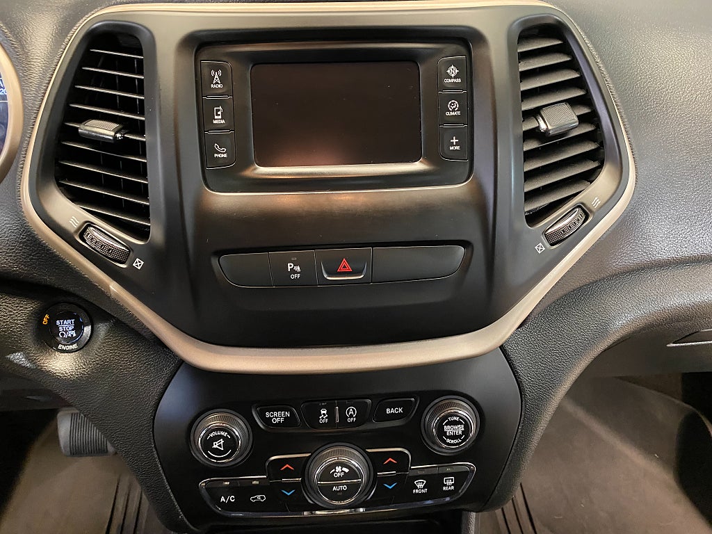 Car Image car-161489-663b7242f44541e36d458cd1fb4d47f3