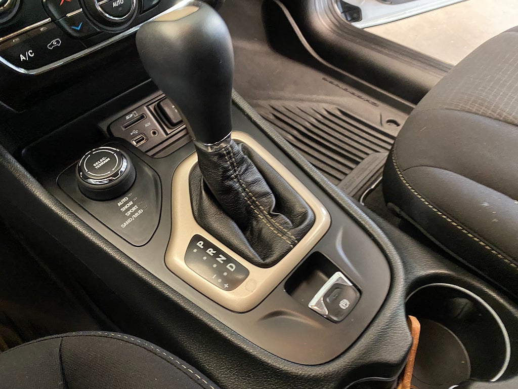 Car Image car-161489-b6b5af65845bc2913a1360ca89a1d7a4