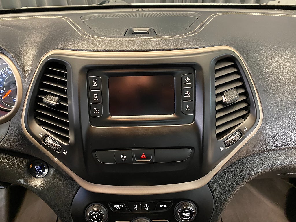Car Image car-161489-e9b82ecf0986a58e2b05498eeac39d69