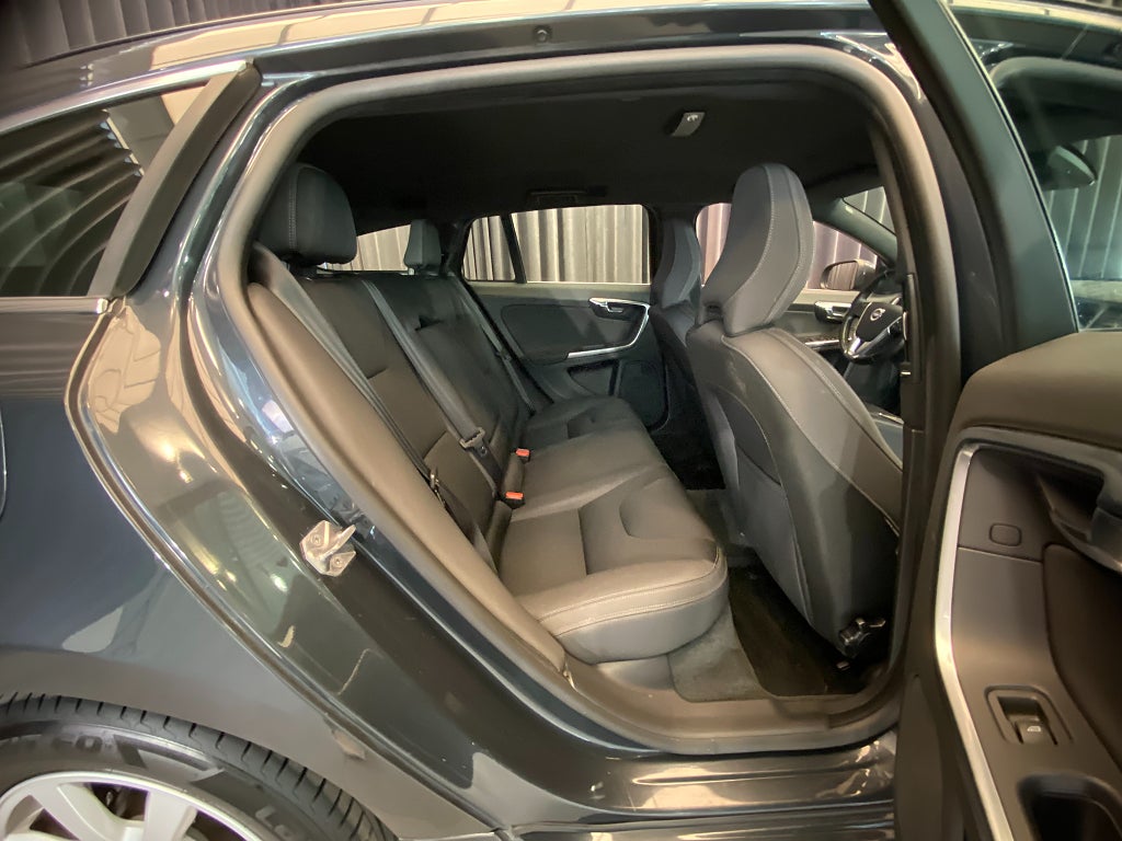 Car Image car-161862-51ab8a650deace6ccb904f0008f15388